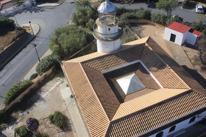 Imagen del faro de El Rompido, en Cartaya (Huelva).
