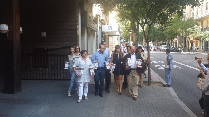 Pedro Sánchez presenta en Ferraz los avales para la Secretaría General