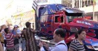 Transformers: Age of Extinction, Optimus se convierte en taxi