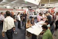 Sánchez logra 16.100 avales más que Madina para liderar el PSOE