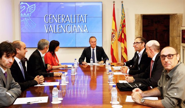 Fabra preside la reunión con los productores audiovisuales valencianos