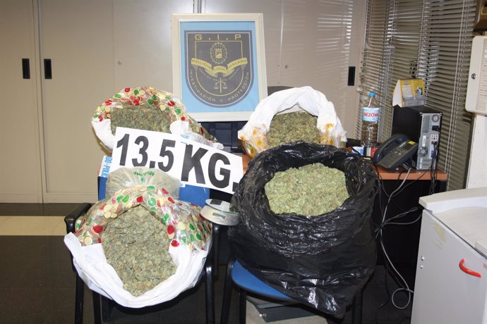 La Policía Local de Málaga se incauta de más de 13,5 kilos de marihuana
