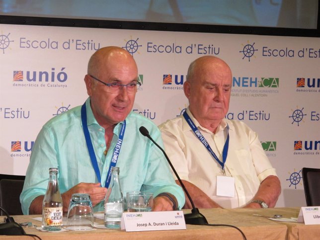 Josep Antoni Duran con el presidente de INEHCA, Llibert Cuatrecasas