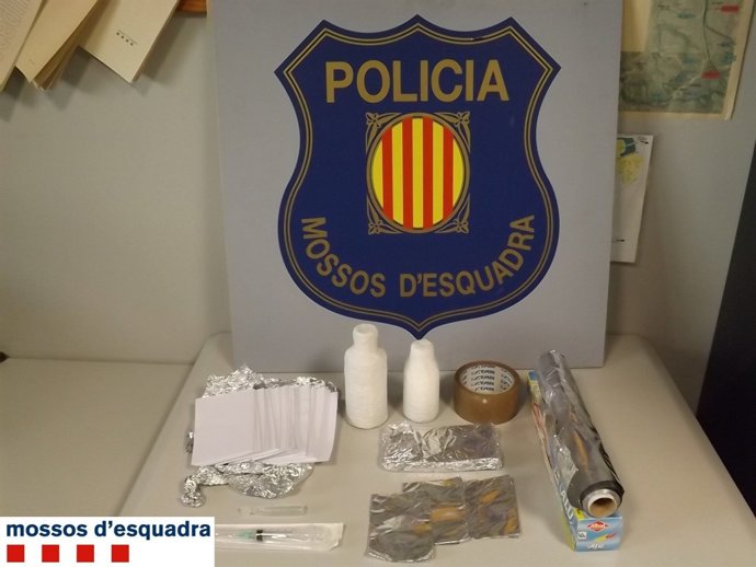 Rollos, aluminio y líquidos para cometer el 'timo del cliché'