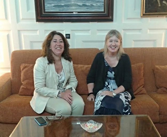 Carmen Alba y Janet Hanson.