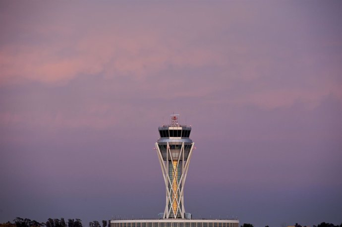 Torre De Control Aeropuerto De El Prat