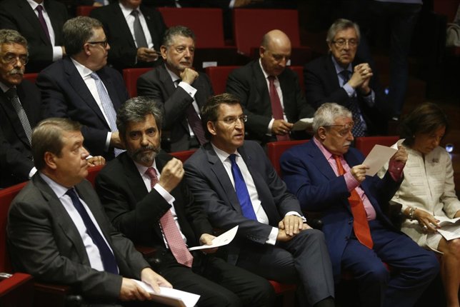 Presidente del CGPJ junto a Núñez Feijoo y Joaquín Leguina