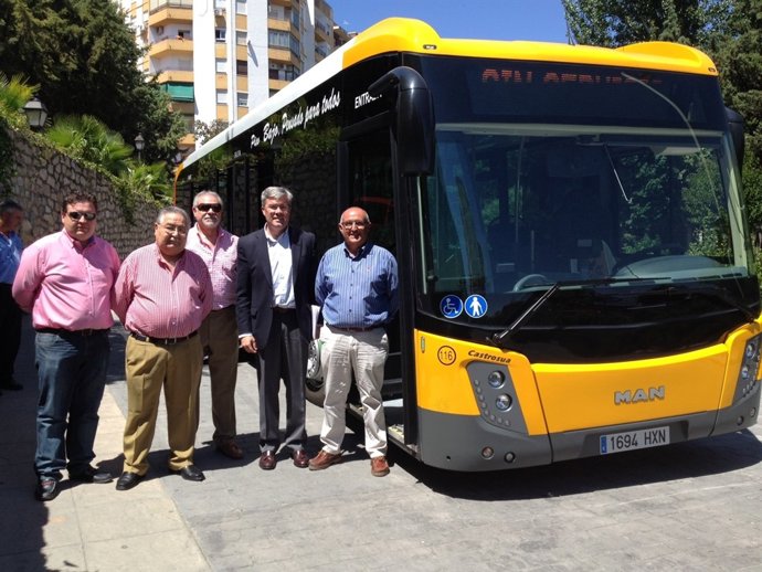 Presentación de nuevo autobús urbano en Jaén.