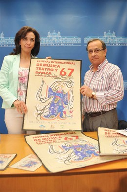 Ceballos y Forcada muestran el cartel del Festival