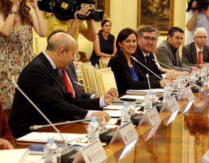 Marái José Català en la reunión sobre la Lomce