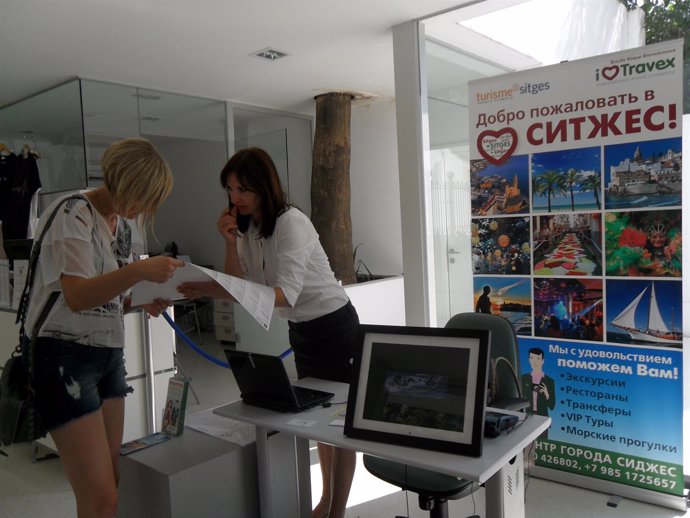 Punto de información al turista ruso de Sitges