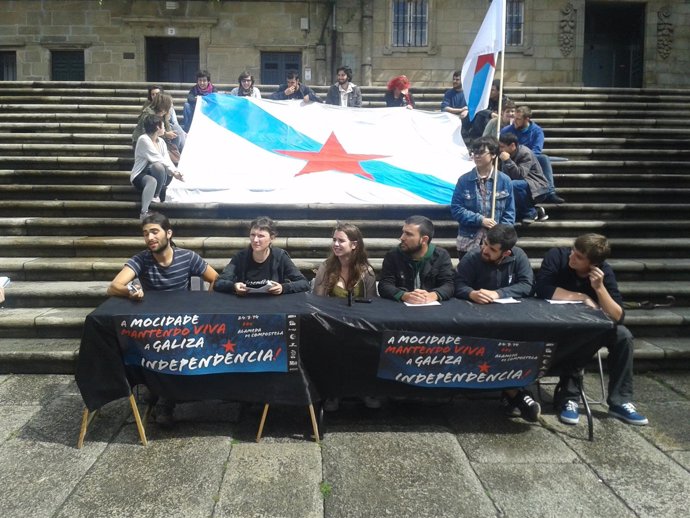 Colectivos de estudiantes independentistas en rueda de prensa
