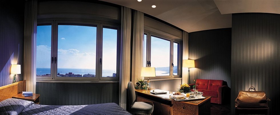 Habitación del Hotel Majestic de Hotusa en Nápoles