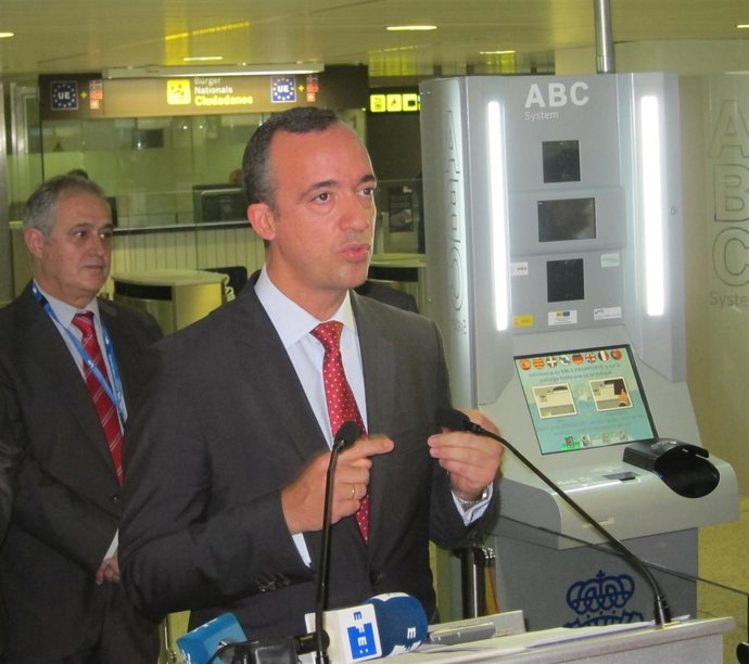 El secretario de Estado de Seguridad, Francisco Martínez, en Málaga