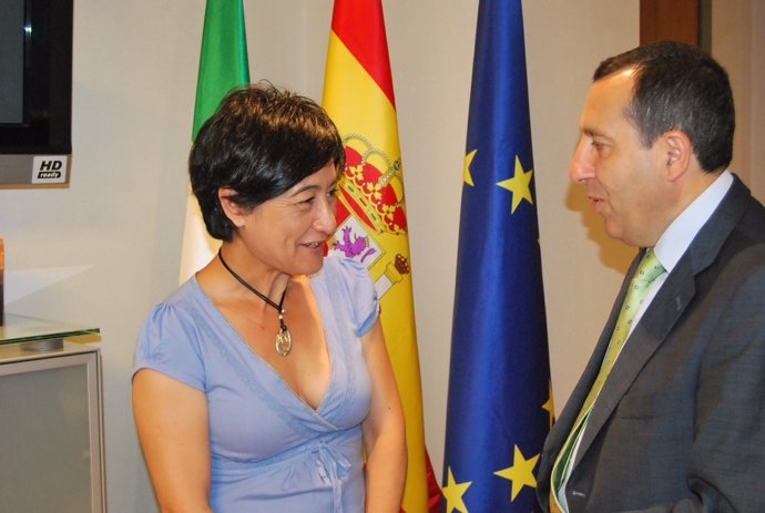 Candela Mora jefa oficina junta de andalucía en Madrid con Ruiz Espejo