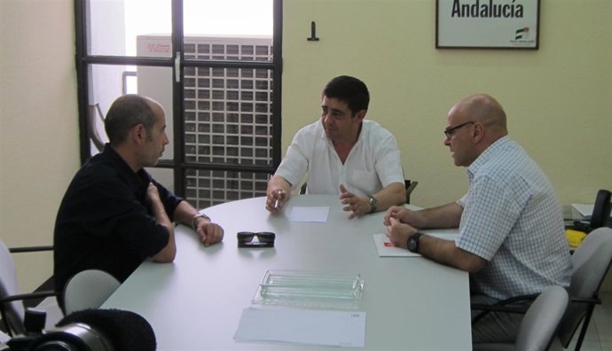 Reunión del PSOE de Jaén con el comité de empresa de Atento