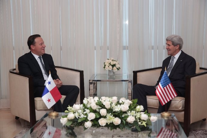 Kerry visito a Varela a momento de su posesión como nuevo presidente de Panamá