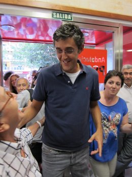 Eduardo Madina a su entrada en la sede del PSOE de Córdoba