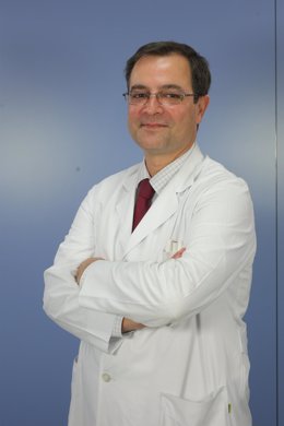 El doctor Hontanilla, director del departamento de Cirugía Plástica de la CUN