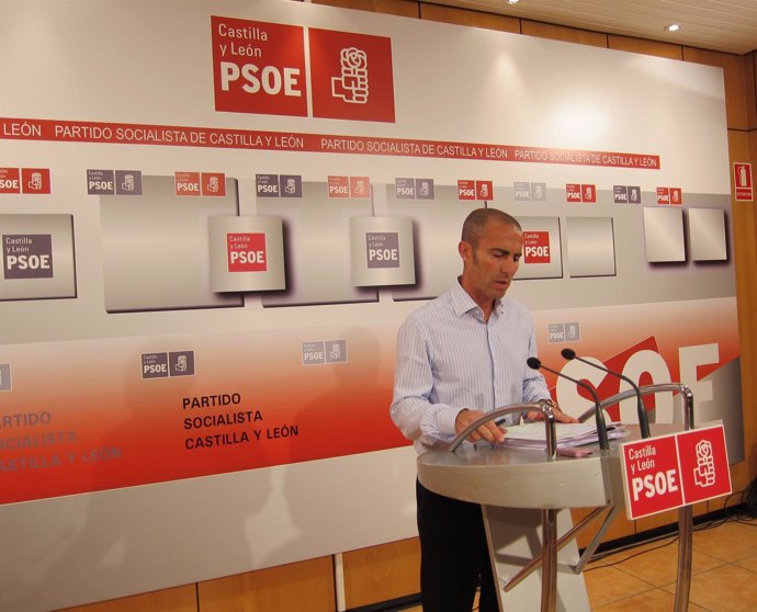 El Vicecoordinador Del Comité Electoral De PSOE, Julio López, En Rueda De Prensa