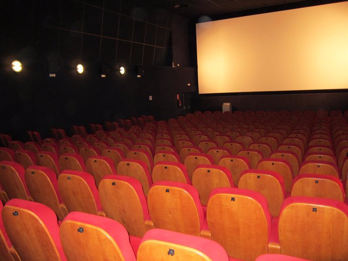 Butacas, cine, pantalla 