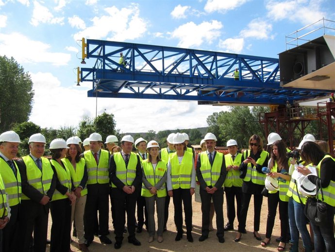 Instalación de tablero en puente Ebro con Pastor, Sanz y Barcina
