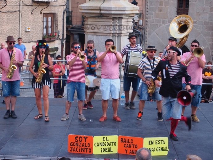 Integrantes de la banda El Puntillo Canalla. 
