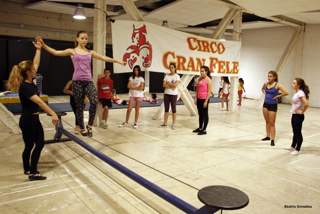Circo Gran Fele ofrece cursos intensivos de circo.