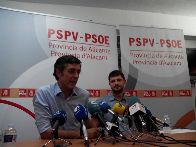 Eduardo Madina junto a Davida Cerdan en Alicante