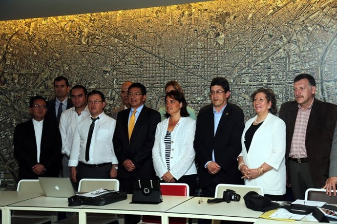 La teniente de alcalde de Economia, Sònia Recasens, y el alcalde de Tunja