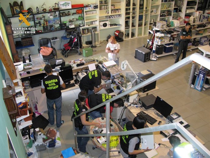 Registro establecimiento operación Usura de la Guardia Civil