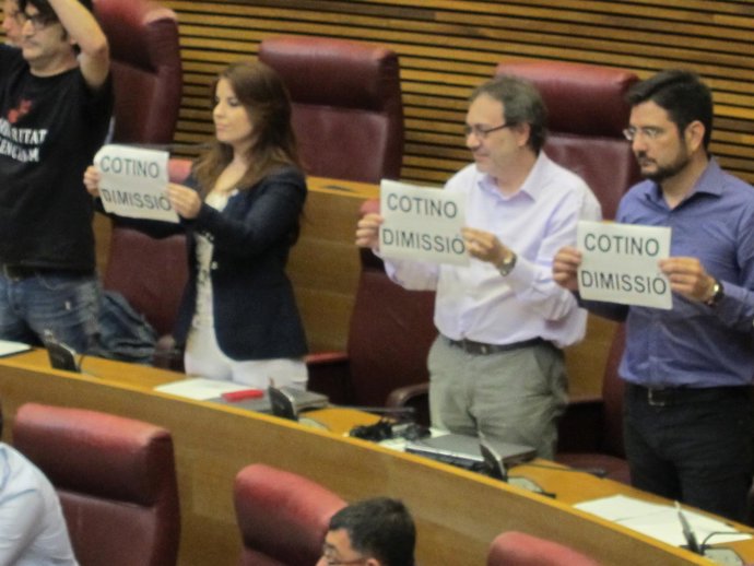 La oposición pide la dimisión de Cotino