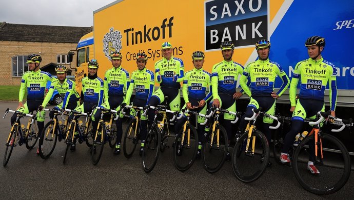Tinkoff-Saxo presenta su maillot para el Tour