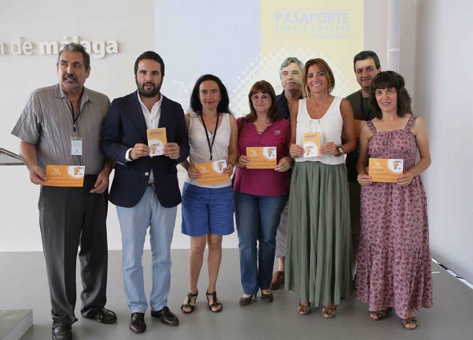 Ana Mata y Jacobo Florido en la entrega del premio al Turista Singular