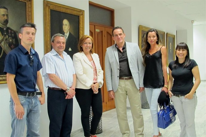 Durán y Alcalde con miembros de la directiva de 'Córdoba Apetece'