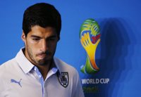FIFA permitirá a Luis Suárez fichar por otro equipo y entrenar con él