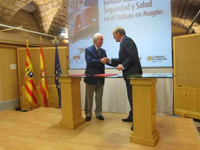 Bono y Brito firman un convenio para impulsar la seguridad en el trabajo.