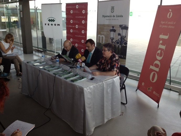 P.Llorens (CCC),  G.Sabarich (Diputación Lleida) y M.R. Eritja (Fecom)