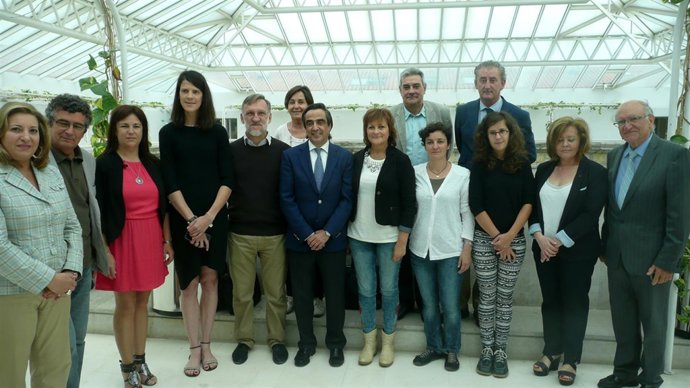 Con la Comisión Parlamentaria de Sanidad