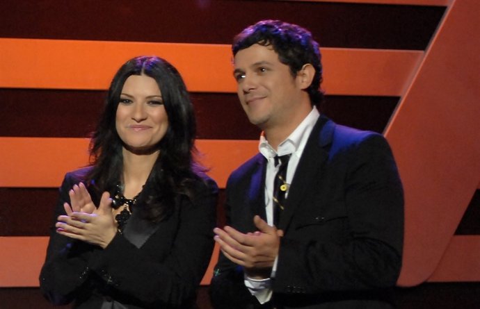 Alejandro Sanz y Laura Pausini en La Voz
