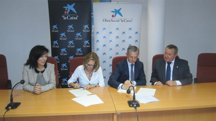 Firma de convenio de La Caixa y GAC Oriental