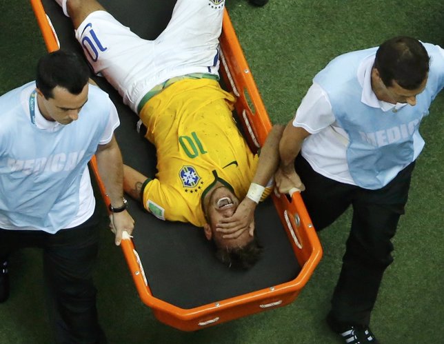 Neymar, se retira lesionado del Mundial