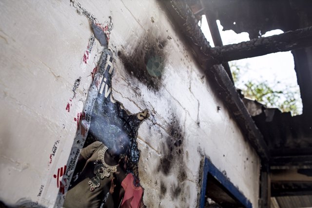 Hospital quemado en Leer (MSF)