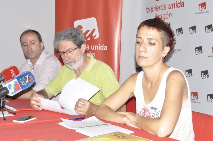 Paloma Lafuente, Adolfo Barrena y Luis Ángel Romero, de IU-Aragón.