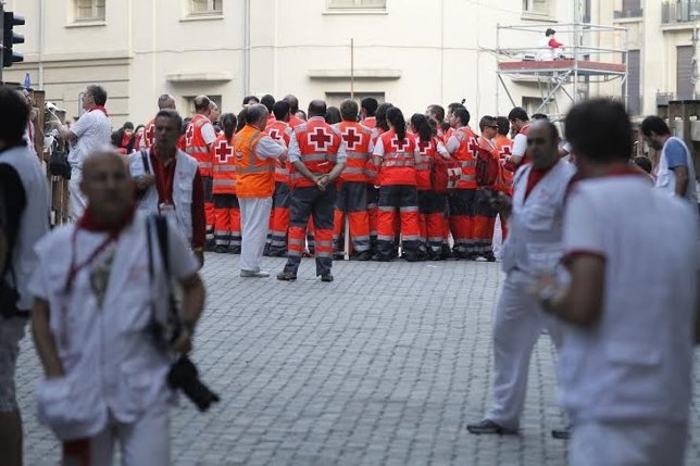 Voluntarios de Cruz Roja en San Fermín.