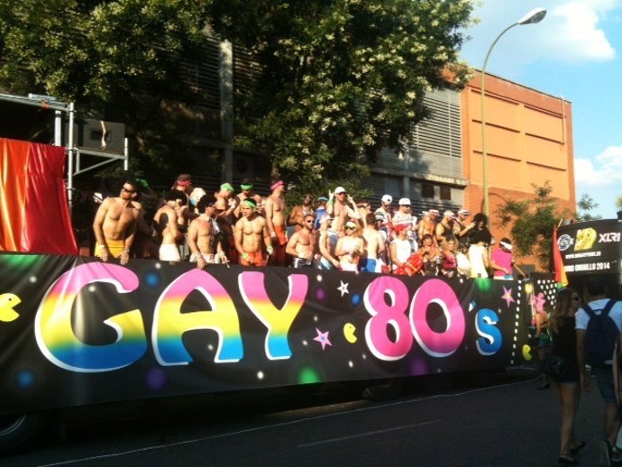Carroza de la marcha del Orgullo LGTB 2014