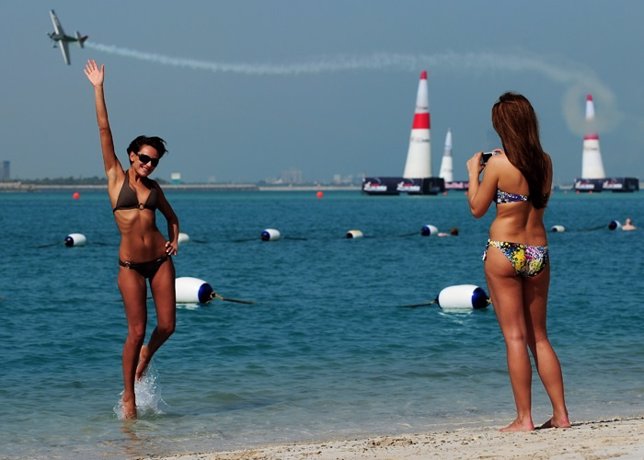 Playa de Abu Dabi exclusiva para mujeres