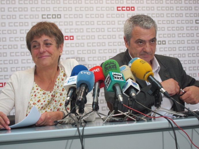 María Jesús Cedrún y Carlos Sánchez, de UGT y CCOO Cantabria 