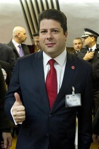 Cayo Lara no tiene problema en reunirse con Picardo para "escuchar" sus propuestas