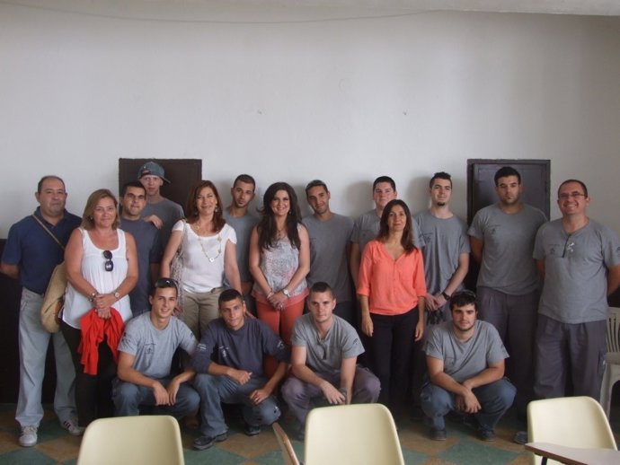 Visita de Yolanda Caballero a la casa de oficios del Proyecto Don Bosco